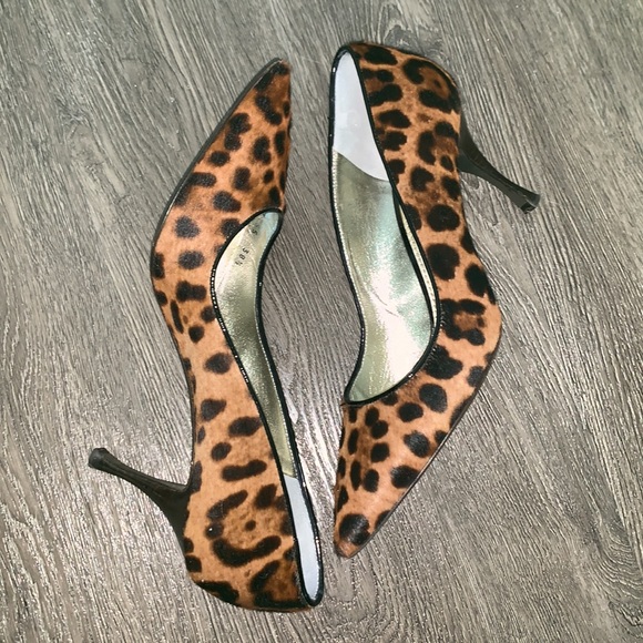 Dolce and Gabbana Leopard print pumps/ heels size 38.5 (US 8.5) - Picture 6 of 13